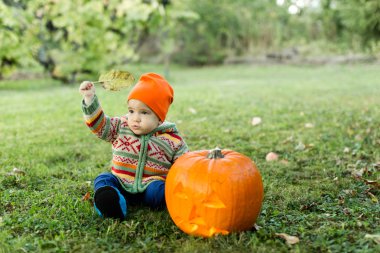 Cadılar Bayramı Balkabağı oturan bebek yaktı