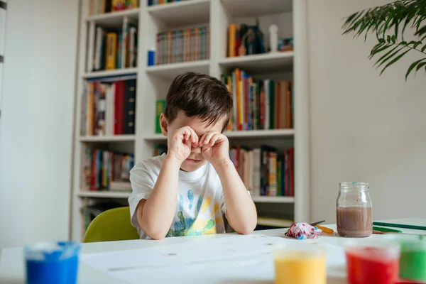 Tired Child Rubs His Eyes Boy Losing Concentration Getting Tired — Stock Photo, Image