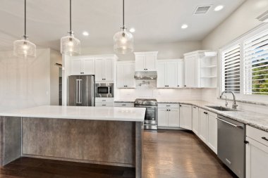 Metin olmadan varyasyonlar oluşturulamaz, aynı anlama gelen farklı sürümler üretmek için orijinal metne ihtiyacım var