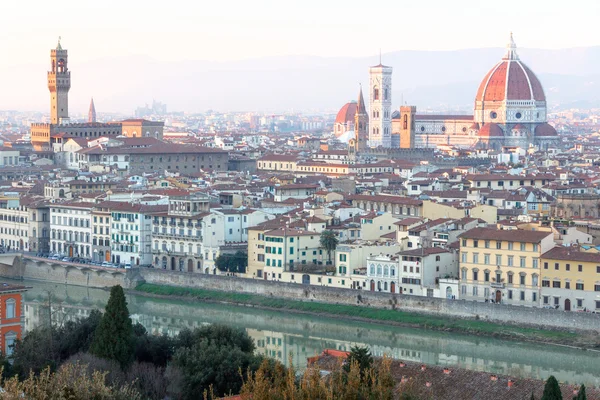 Panoráma nyílik a régi város Firenze, a székesegyház. — Stock Fotó