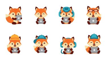 Farklı pozları olan şirin bir tilki.