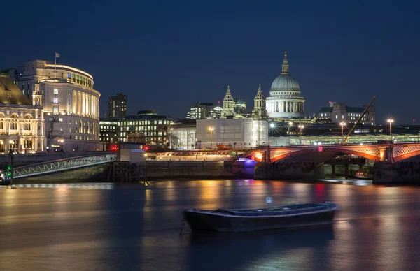 St Paul's Cathedral på natten. — Stockfoto