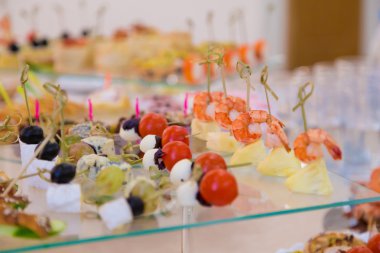 Lezzetleri, aperatifler ziyafet masada