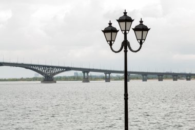 Volga Nehri Saratov şehirler ve Engels arasında köprü, gezi