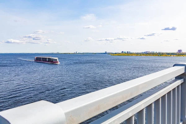 Saratov Rusland September 2020 Het Moderne Cruiseschip Mustai Karim Van — Stockfoto