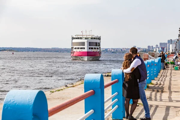 Saratov Ryssland September 2020 Flodkryssningsfartyget Mustai Karim Pv300 Projektet Seglar Stockbild