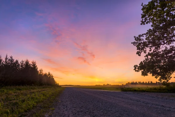 Hermoso cielo al atardecer sobre Estonia — Foto de Stock