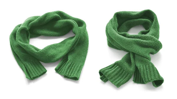 Groene warme sjaal op een witte achtergrond — Stockfoto
