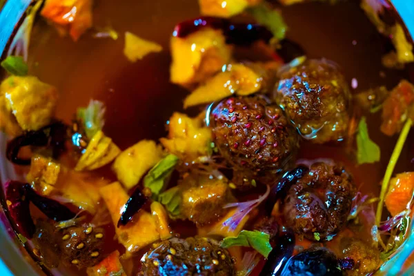 Cam bardakta meyveli kırmızı çay. Yüksek kalite fotoğraf