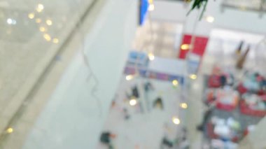 Şenlikli ve zarif kutlamalar için odağını kaybetmiş küçük ışıklı bulanık arkaplan..