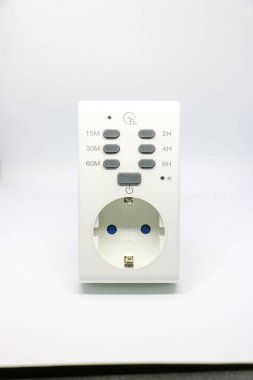 Ev aletlerini kontrol etmek için akıllı enerji tasarrufu zamanlayıcısını kapat