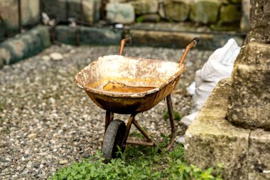 Eski Paslı El Arabası Gürcistan Köyü 'nde Çakıl Bahçesinde Kırsal Çalışma ve Kırsal Sadelik' i temsil ediyor. Yüksek kalite fotoğraf