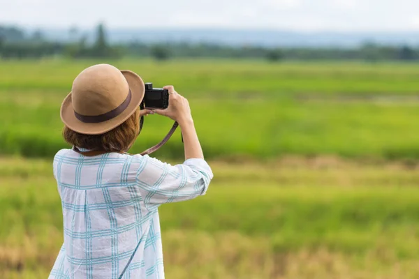 Tourist Woman Enjoy Taking Photo Landscape Her Summer Vacation Holiday — Stock Photo, Image