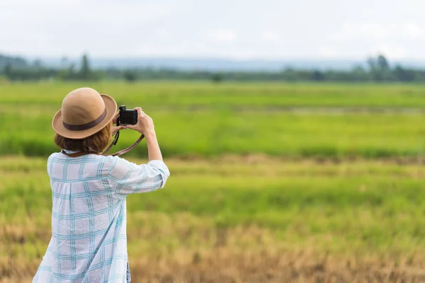 Tourist Woman Enjoy Taking Photo Landscape Her Summer Vacation Holiday — Stock Photo, Image