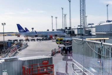 Modern Kopenhag havaalanı SAS uçağı kalkıyor. Kopenhag, Danimarka-22 Eylül 2025 