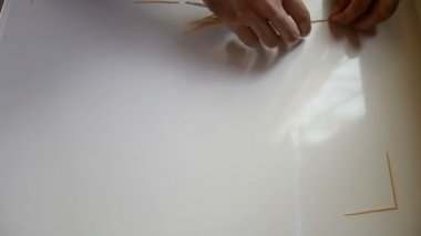 Kürdan numaraları beyaz arka plan üzerinde çizim erkek
