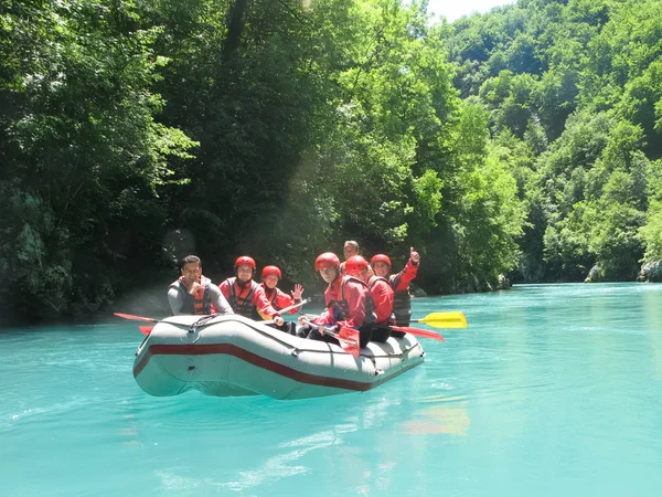 Karadağ, nehir Tara - Haziran 06/2012: Karadağ kuzeyde yarışmalar rafting üzerinde geçti. Rekabet farklı ülkelerin temsilcileri tarafından katıldı.