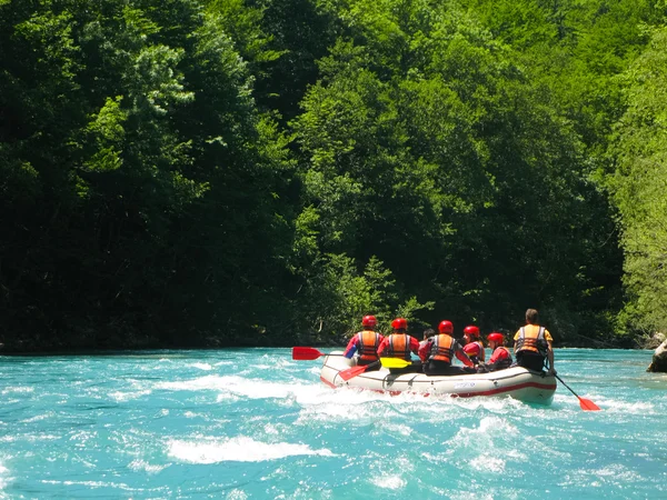 MONTENEGRO, RIVER TARA - JUNE 06/2012: in the north of Montenegro passed competitions on rafting. The competition was attended by representatives of different countries. — Stock Photo, Image