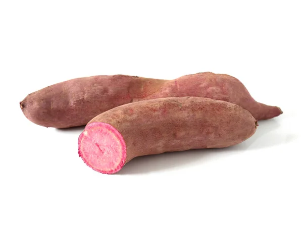 Verse Paarse Zoete Aardappelen Geïsoleerd Witte Achtergrond — Stockfoto