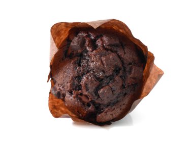 Beyaz arka planda izole çikolatalı kek.