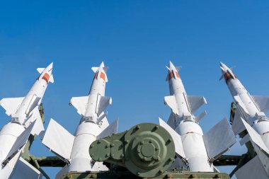 Sovyet yapımı karadan havaya füze fırlatma sistemi.