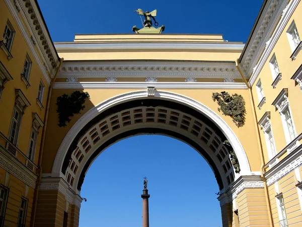 L'arc de triomphe de l'état-major général. Saint Pétersbourg, Russie . — Photo
