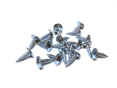 Beyaz arkaplanda vidalar