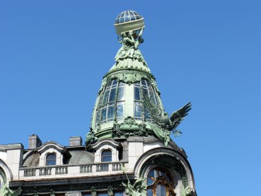 Şarkıcı evi kubbe. Kitap evi. Mimari öğesi. Cazibe. Dönüm noktası. Saint Petersburg, Rusya Federasyonu.