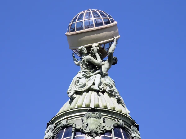 La cúpula de la casa Singer en San Petersburgo. Rusia. Elemento arquitectónico. Atracción. Punto de referencia . — Foto de Stock