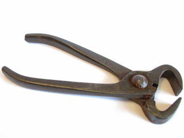 Maşa beyaz arka plan üzerinde. Beyaz arka plan üzerinde crimper. Aracı. 