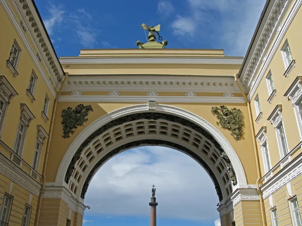 Fragment of the arch of the General staff. Saint Petersburg, Russia. — Stock Photo, Image