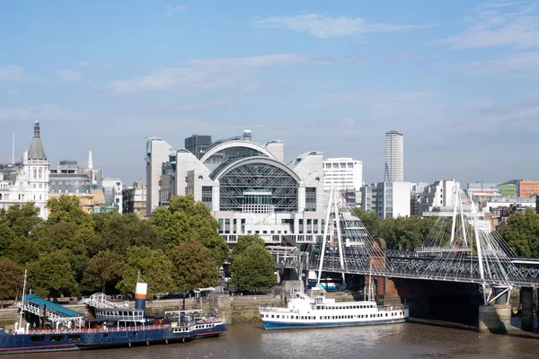 London Charing Cross İstasyonu görünümü