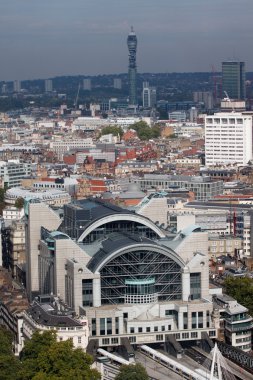 London Charing Cross İstasyonu görünümü