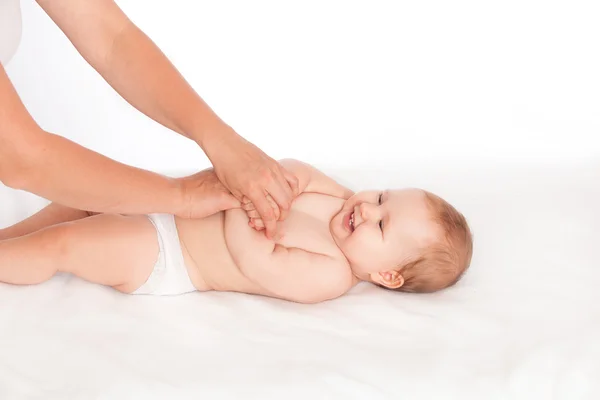 Gimnasia y masaje para recién nacidos bebés felices —  Fotos de Stock