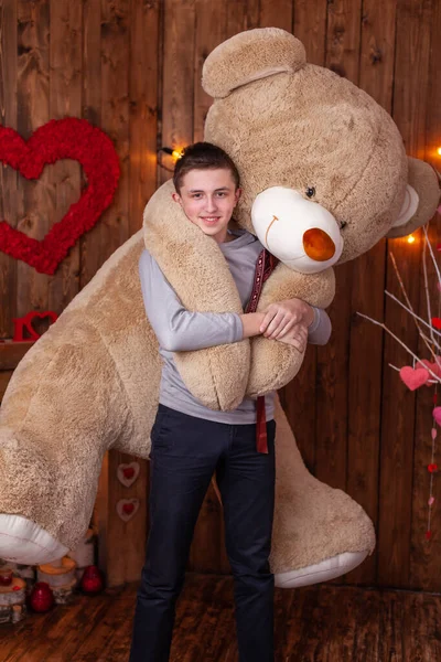 Attractive Young Man Beautiful Background Photo Shoot Valentine Day Cuddling — Stock Fotó