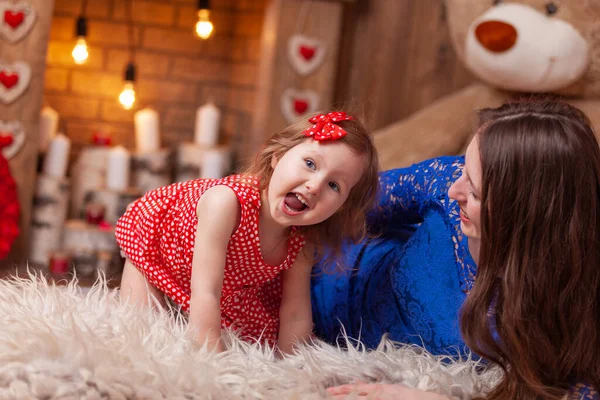 Happy Mom Adorable Daughter Play Cuddle Laugh Have Fun Together — Φωτογραφία Αρχείου