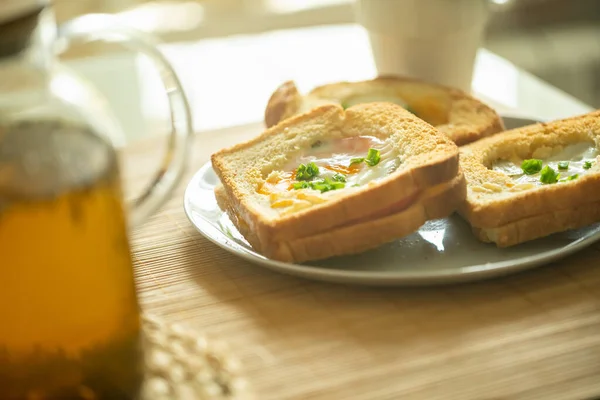 Morning Breakfast Fragrant Baked Sandwiches Egg Ham Cheese Pickles Lie — Stock Photo, Image