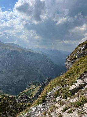 Tatra Dağları 'nın dramatik ışık ve gölge desenli hava manzarası. Yüksek kalite fotoğraf