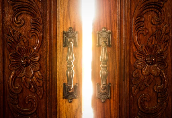 Lumière de porte ouverte — Photo