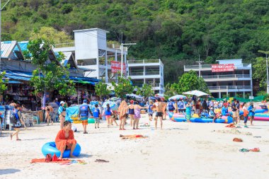Pattaya, 13 Ocak: Turist Koh La Deniz Yüzme