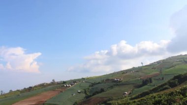 Zaman atlamalı Doğa Dağları. Phu Tubberk. Lom Kao Bölgesi, Phetchabun, Tayland