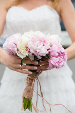 Gelin ve düğün buketi