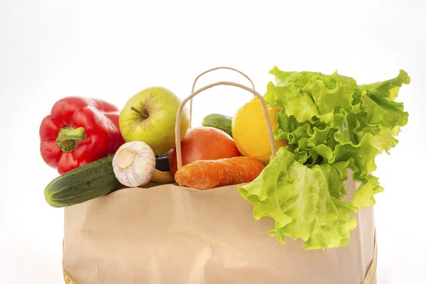 Frutas Frescas Verduras Hierbas Una Bolsa Papel Sobre Fondo Blanco —  Fotos de Stock