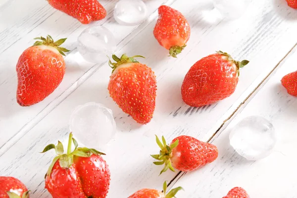 Ripe Red Strawberries Ice Cubes White Wooden Background — Stock Photo, Image