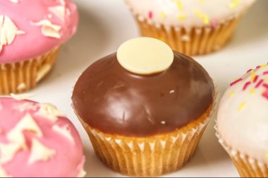 Lezzetli fincanların fotoğrafını çek.