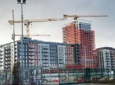 Dublin İrlanda 'da yeni bir apartman inşaatı