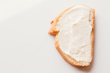 krem peynirli yakın çekim hafif bir arka plan ile sandviç
