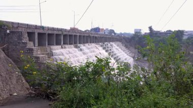 Hindistan 'da sağanak yağmurdan sonra sular altında kalan bölgeler. Yüksek kalite 4k görüntü