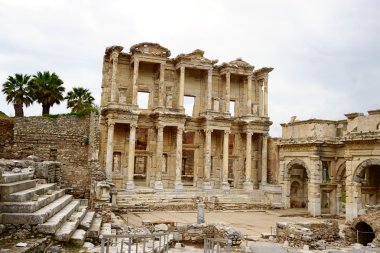 Celsus Kütüphanesi
