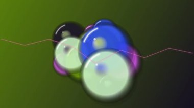 Bilardo topları yeşil Bilardo masası üzerinde.